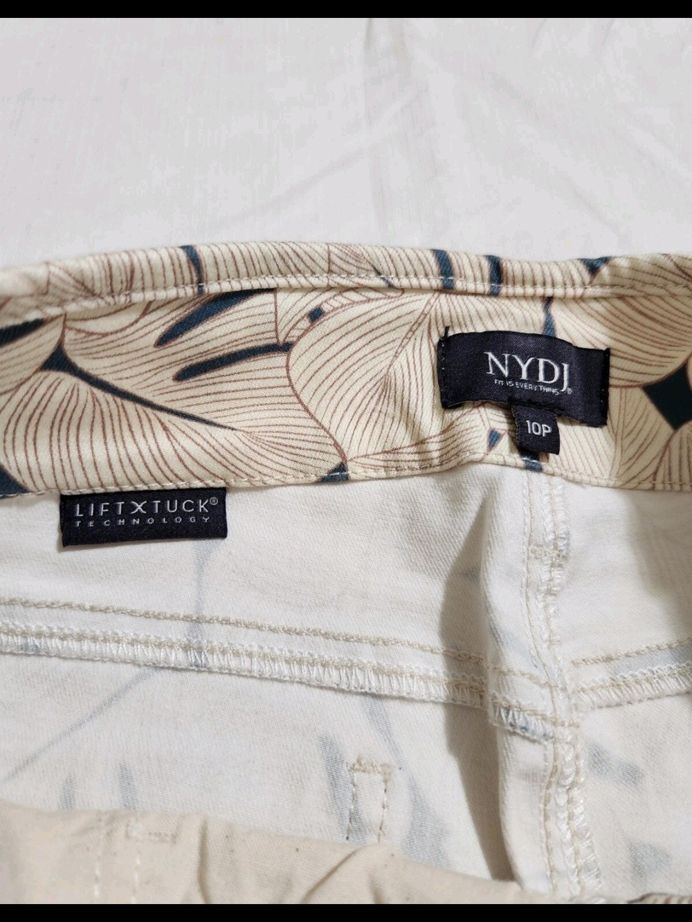 NYDJ Women's Jeans Size 10P Chloe Side Slit Capri Stretch Blue Multi  NWT 22 - Picture 5 of 11